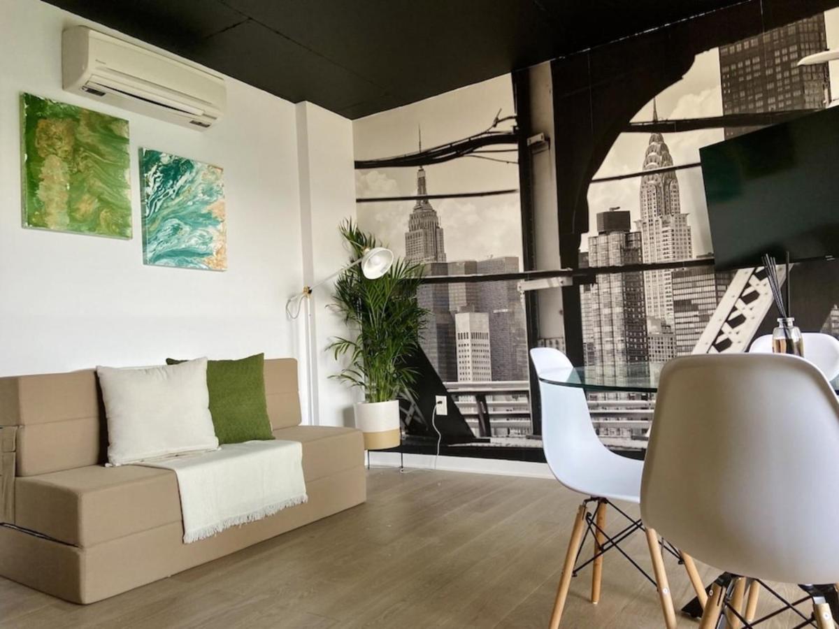 Appartement Condo Avec Terrasse Privee Dans Le Quartier Des Spectacles มอนทรีอัล ภายนอก รูปภาพ